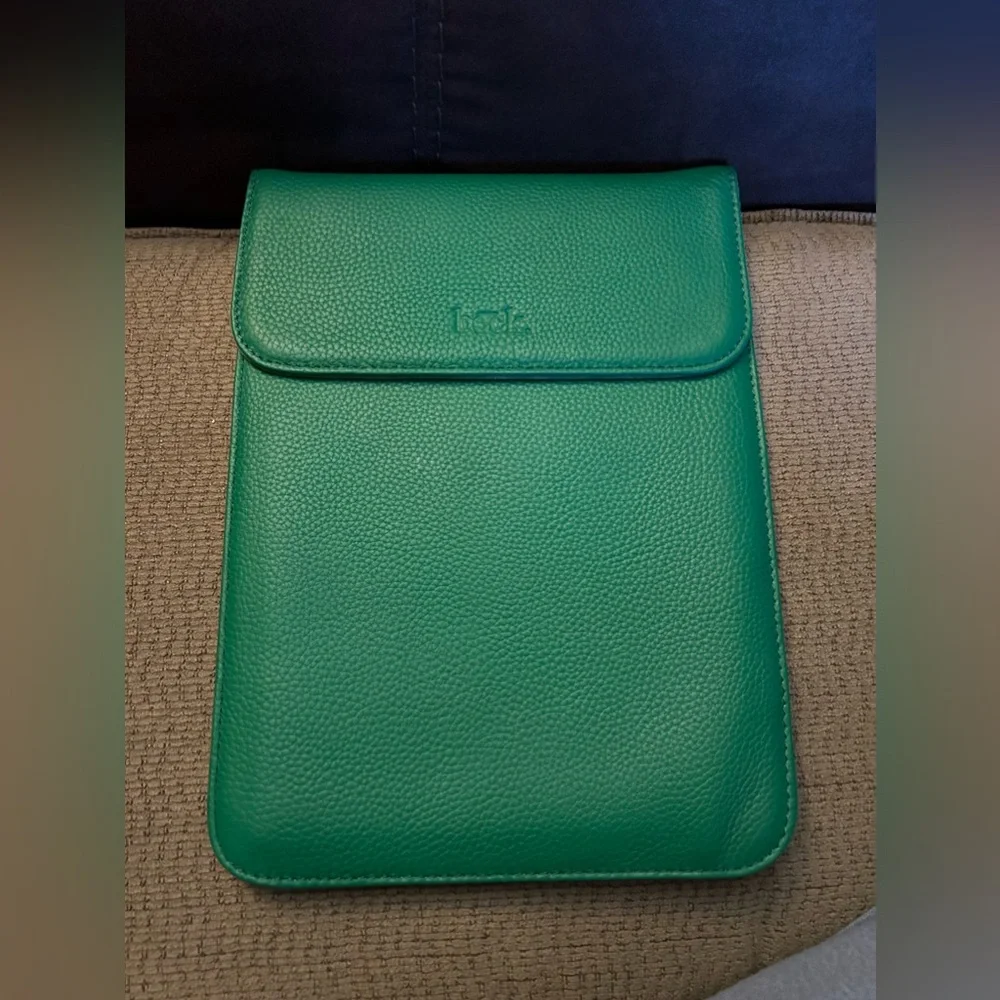 Beck Leather Tablet Case